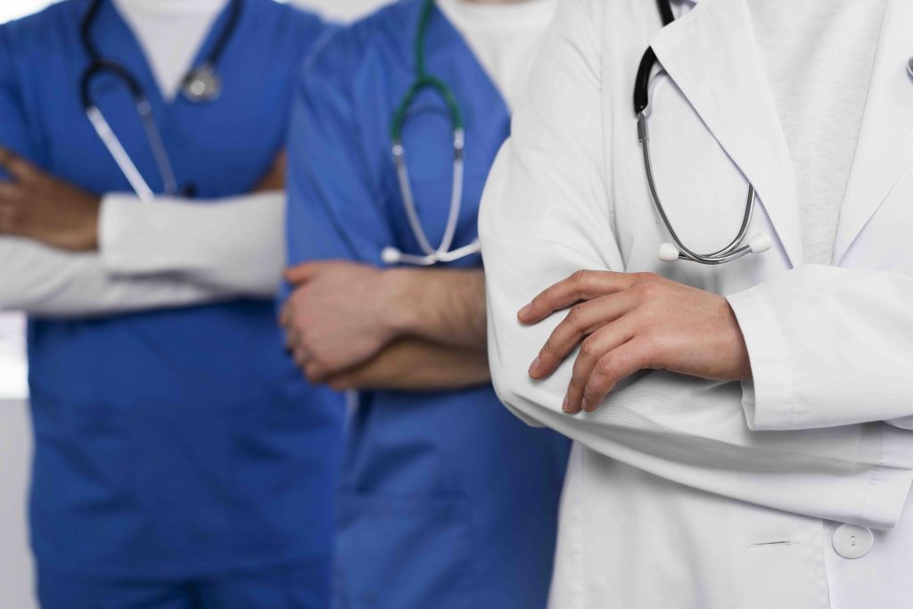 Équipe medica al lavoro in sala operatoria